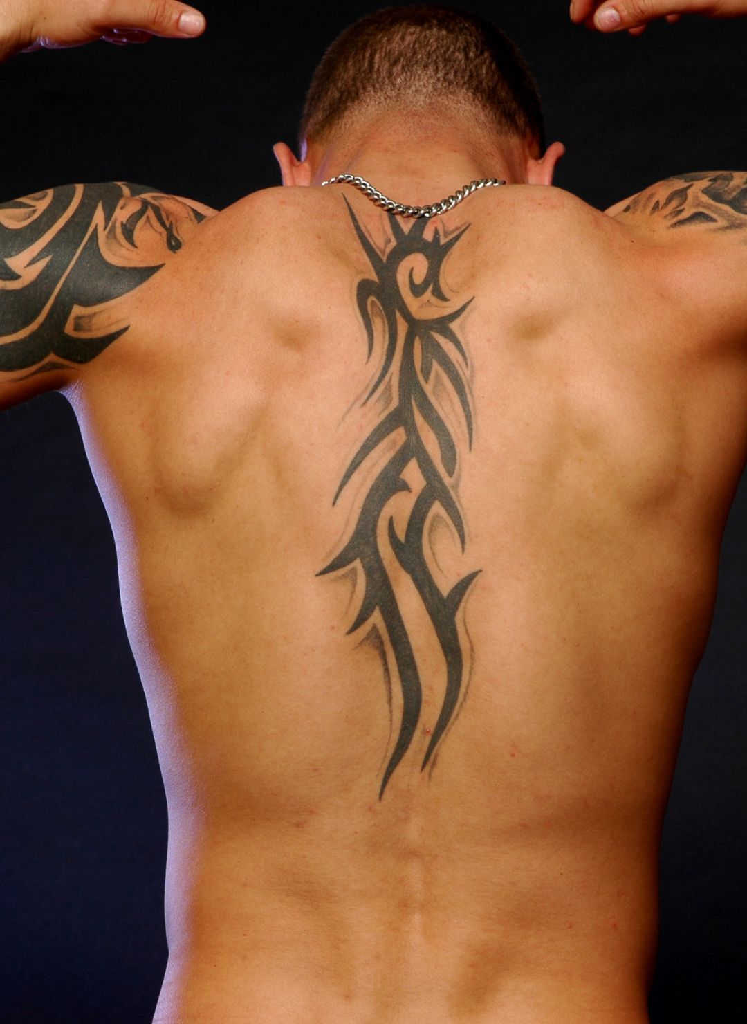 Spine Tattoo: Elegance and Boldness Down Your Back